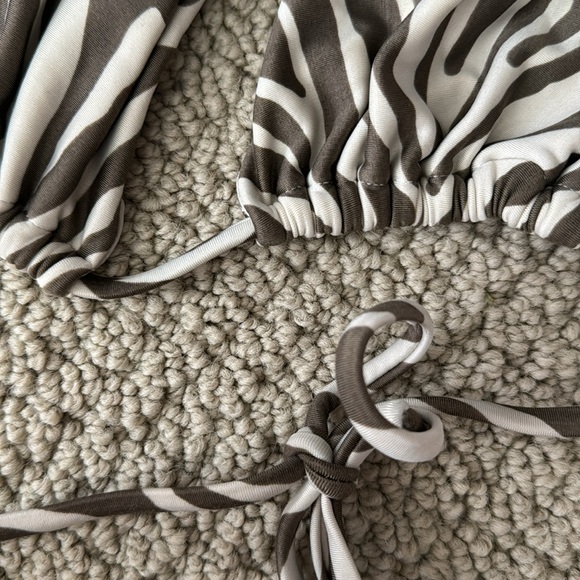 Vix Halter Bikini Top Zebra - Picture 3 of 5